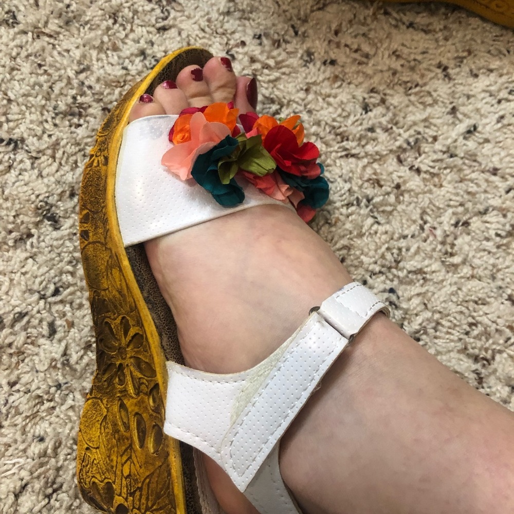 Sandal